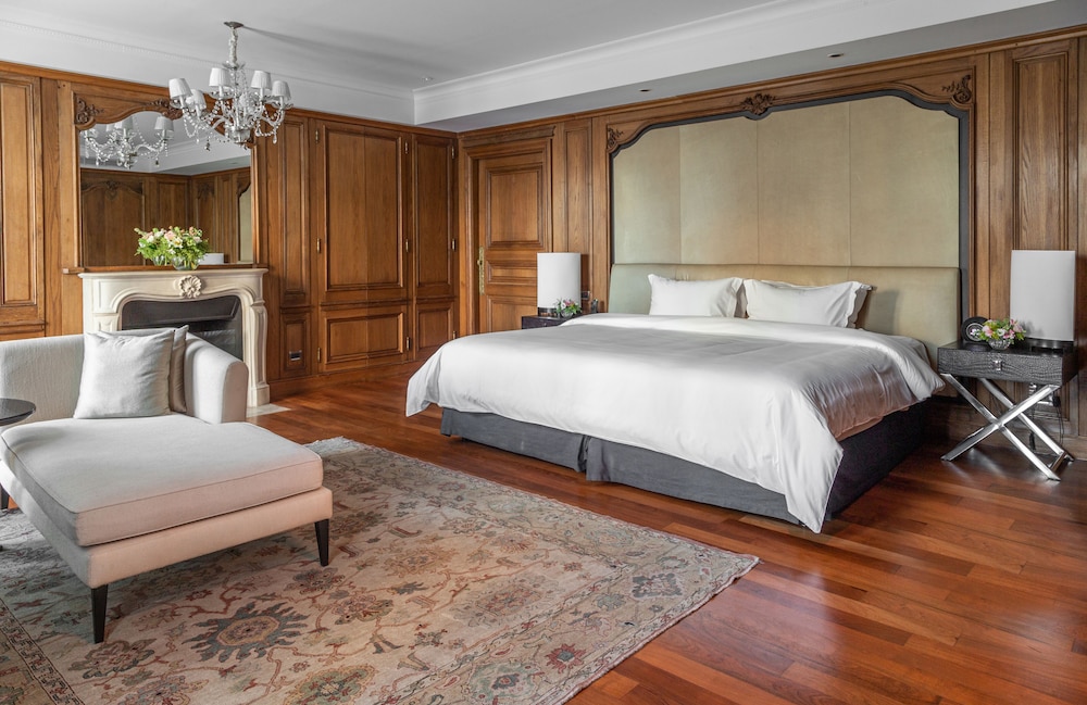 Room, 1 King Bed, Balcony (Palace)