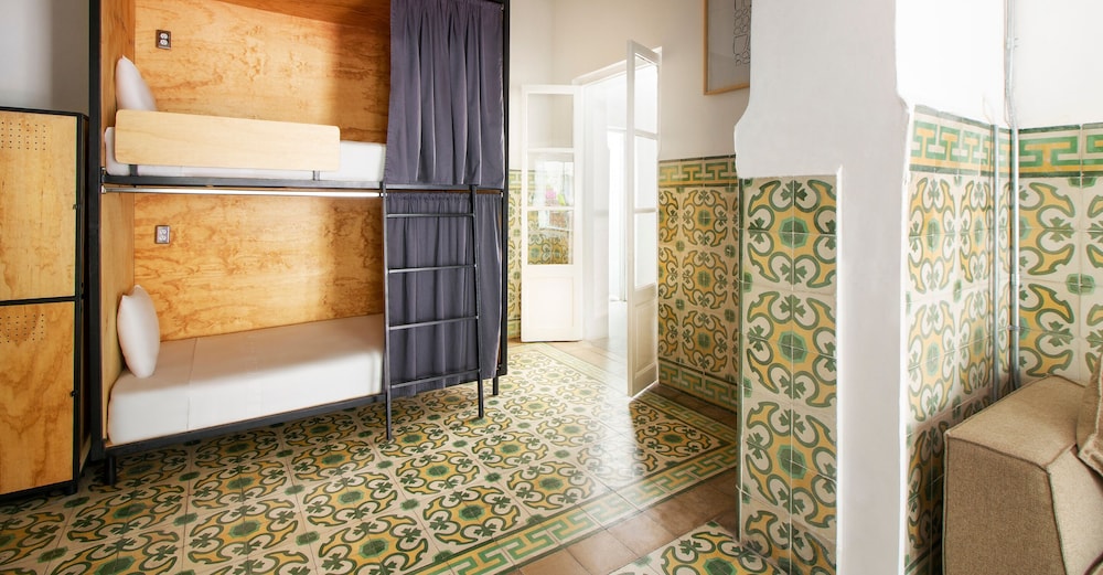 Comfort Quadruple Room, 1 Bedroom, Private Bathroom (Private Room) - Photo 5