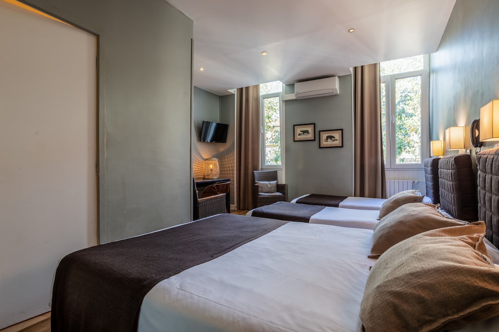 Family Room, 2 Double Beds photo 3
