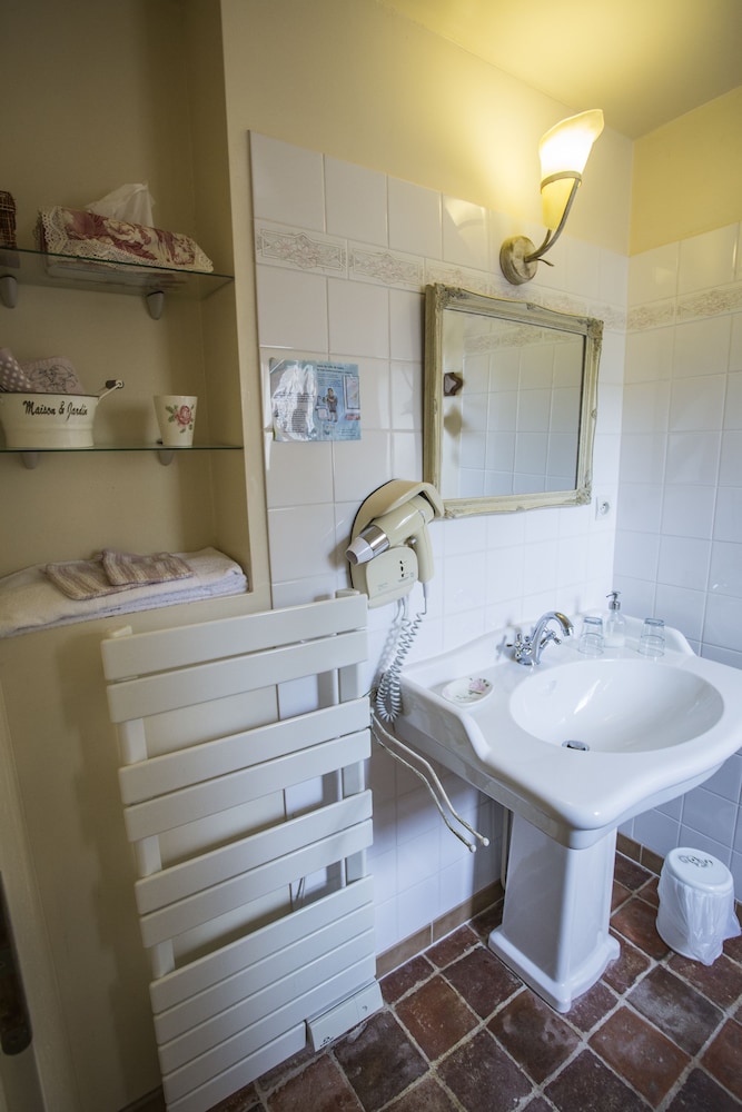 Comfort Quadruple Room, 1 Bedroom, Lake View photo 3