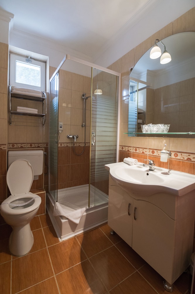 Classic Double or Twin Room photo 3