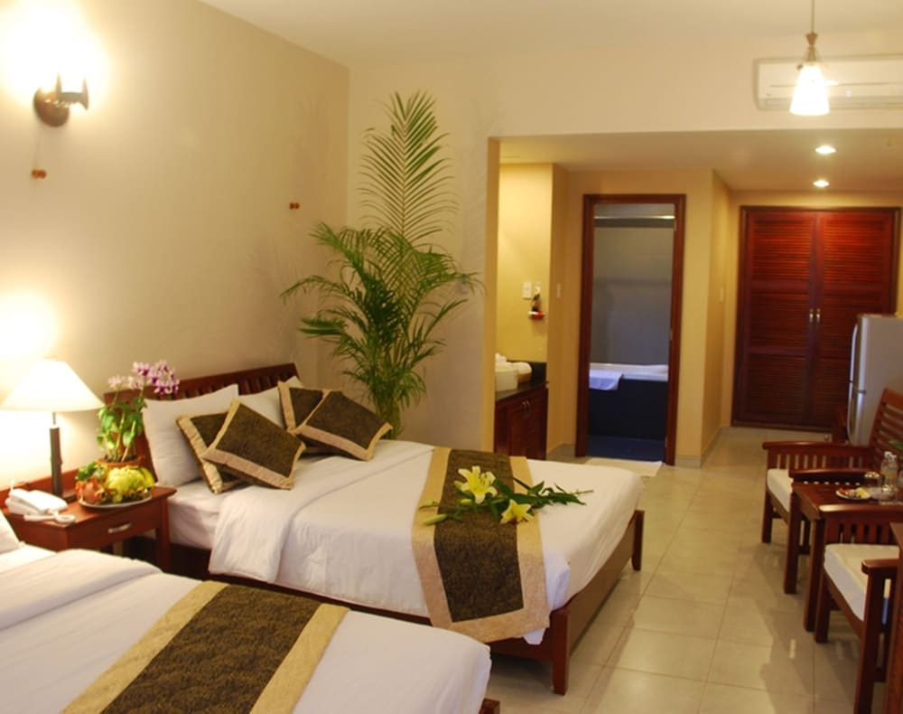 Deluxe Room, Pool View - Photo 5
