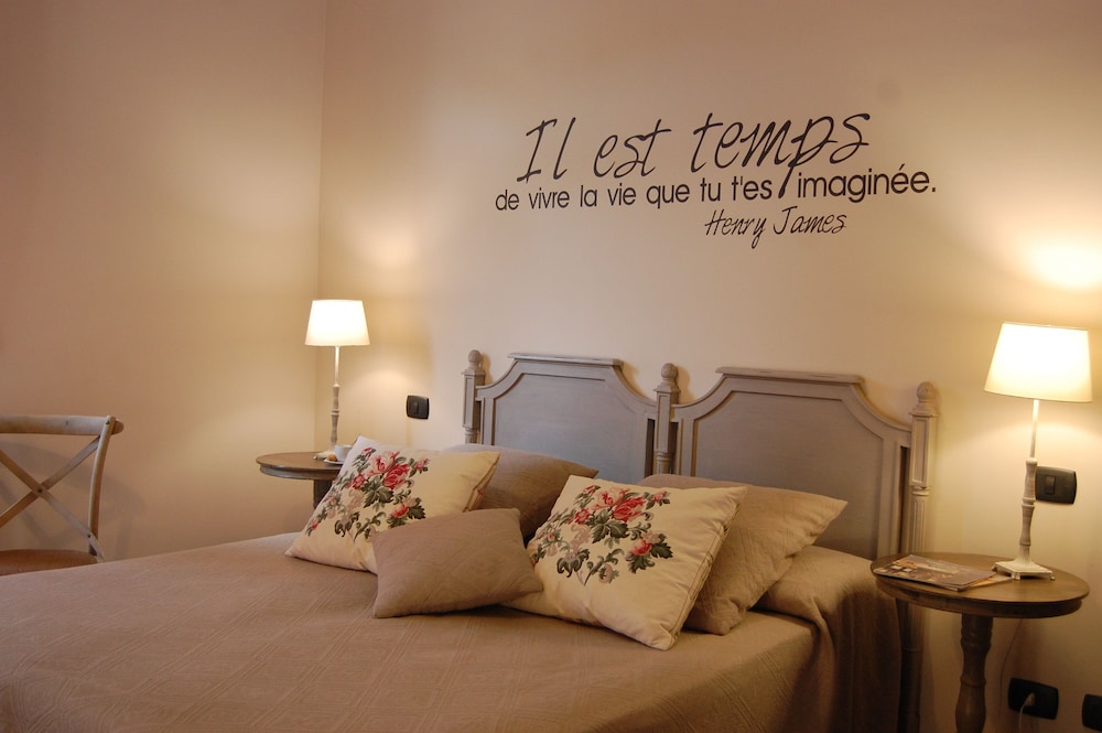 Deluxe Double or Twin Room - Photo 5