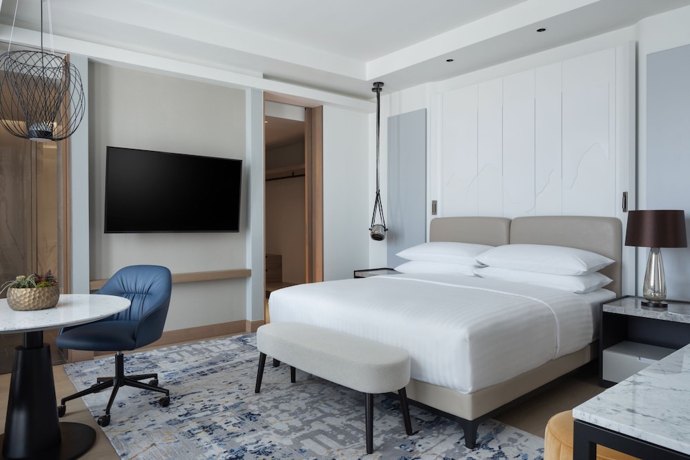Executive Suite, 1 King Bed photo 3