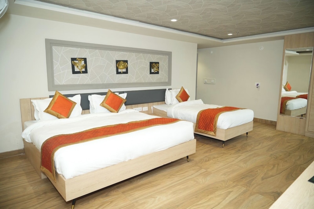 Family Room photo 3