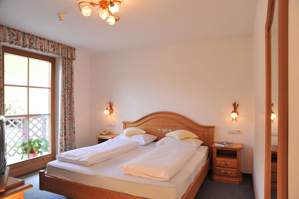 Economy Double Room - Photo 4