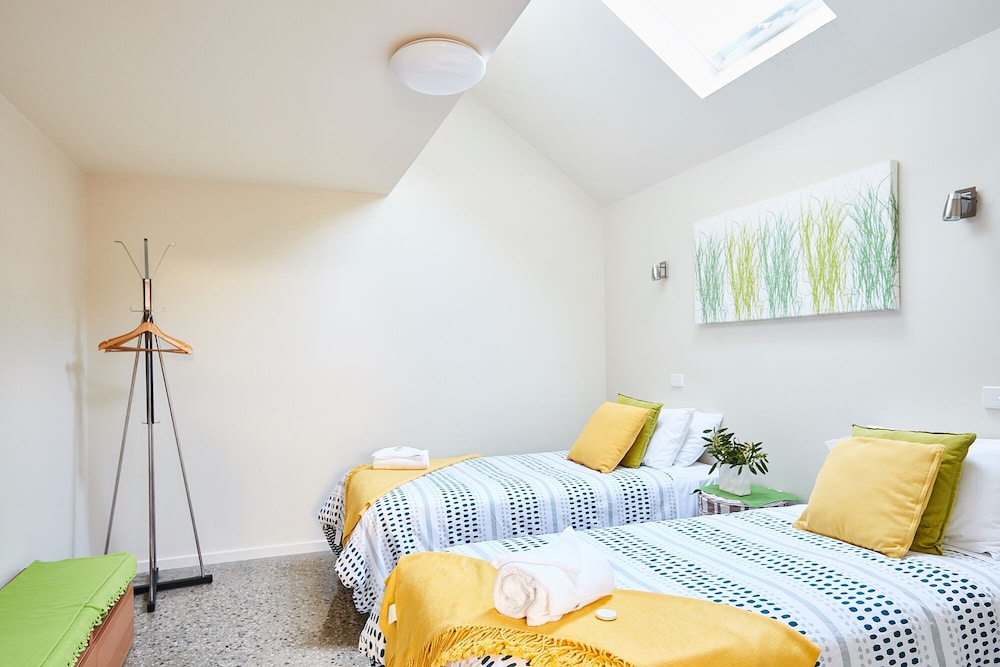 Family Apartment, 3 Bedrooms, Valley View photo 1