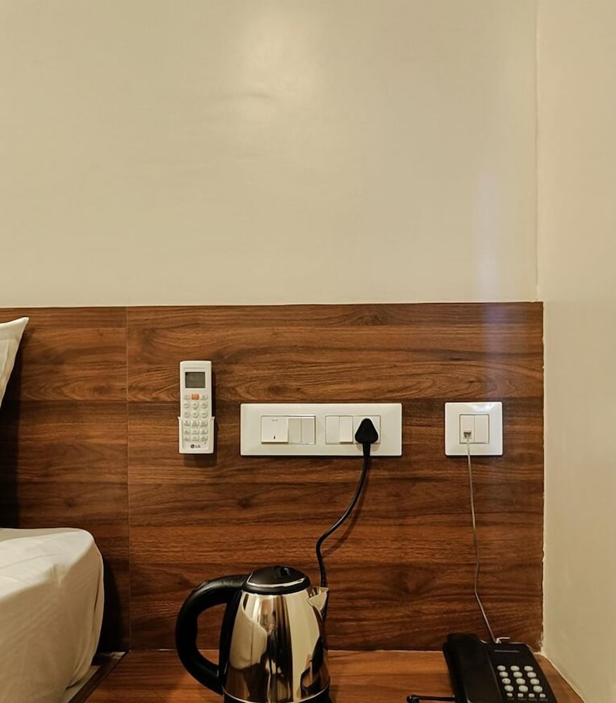 Executive Double or Twin Room - Photo 9