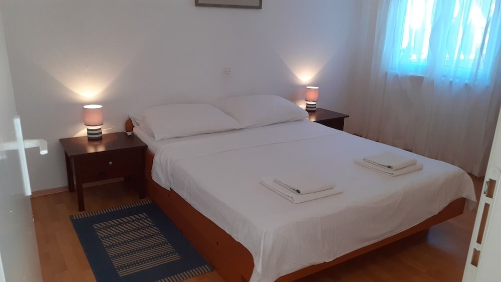 Apartment (Dobri - 500 m from beach - A3(2+2))