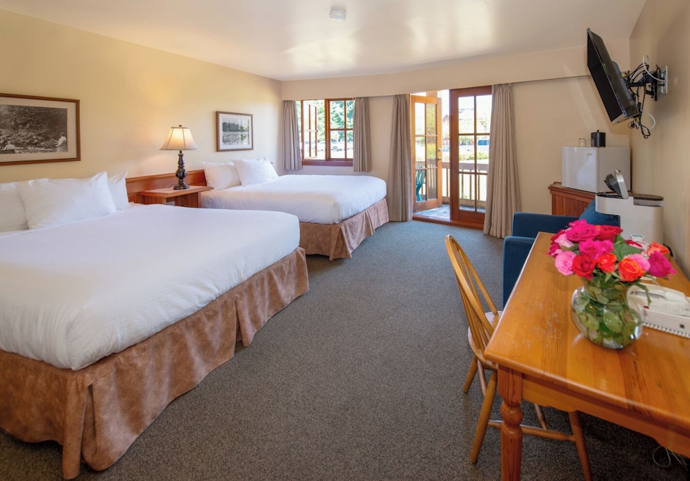 Standard Room, 2 Queen Beds, Non Smoking, Garden View - Photo 1