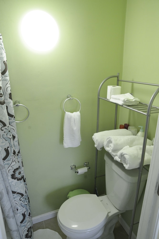 Single Room, 1 King Bed (Trezila) photo 2