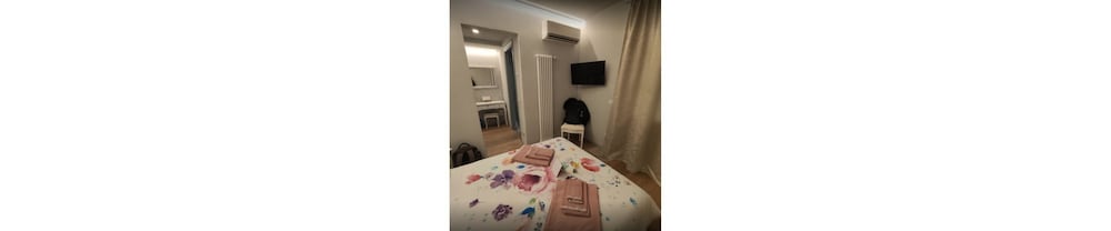 Superior Suite, 1 Queen Bed, Patio, Courtyard Area (Magnolia) photo 2