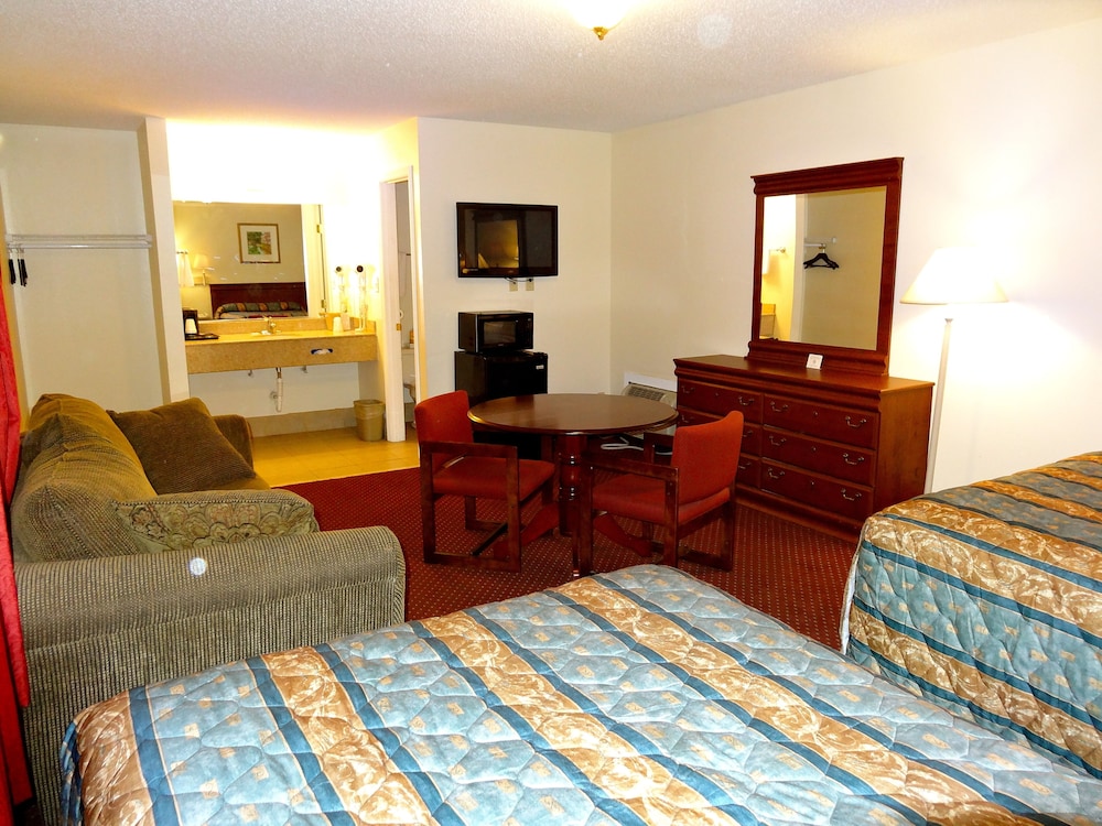 Suite, 2 Double Beds, Non Smoking photo 2
