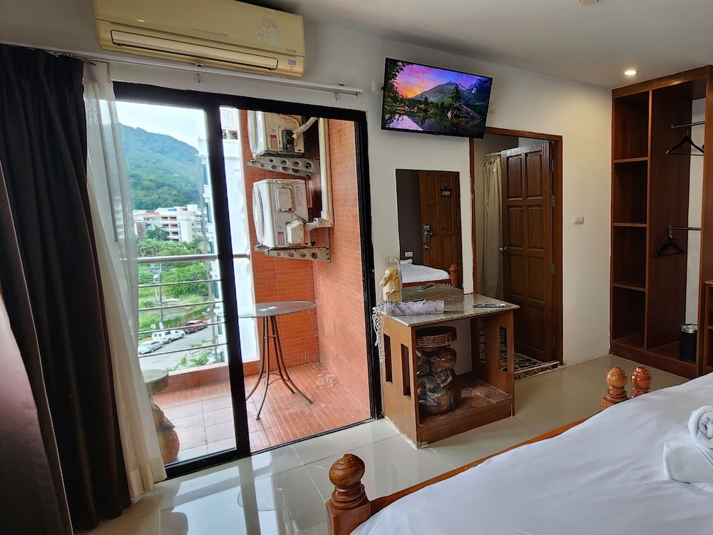 Deluxe Room, Balcony - Photo 2