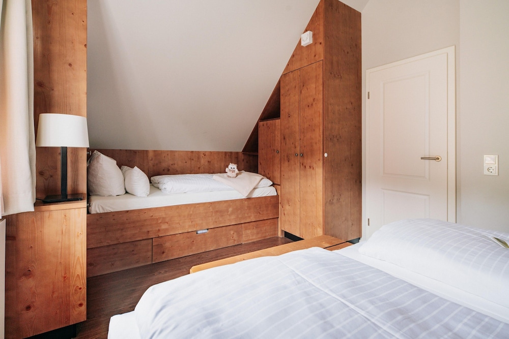 Classic House, 4 Bedrooms photo 1