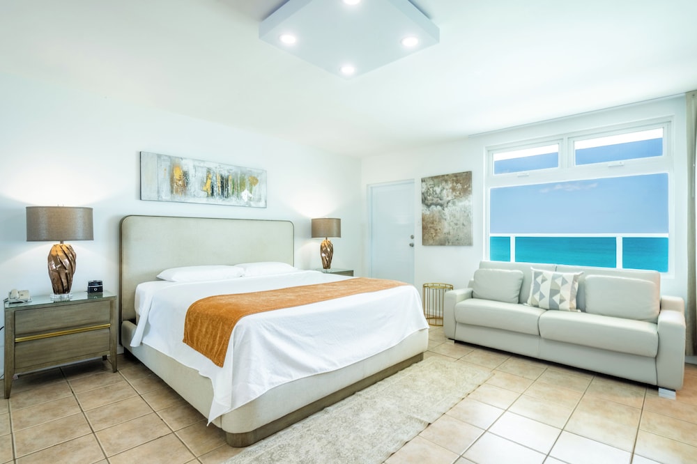 Deluxe Room, 1 King Bed