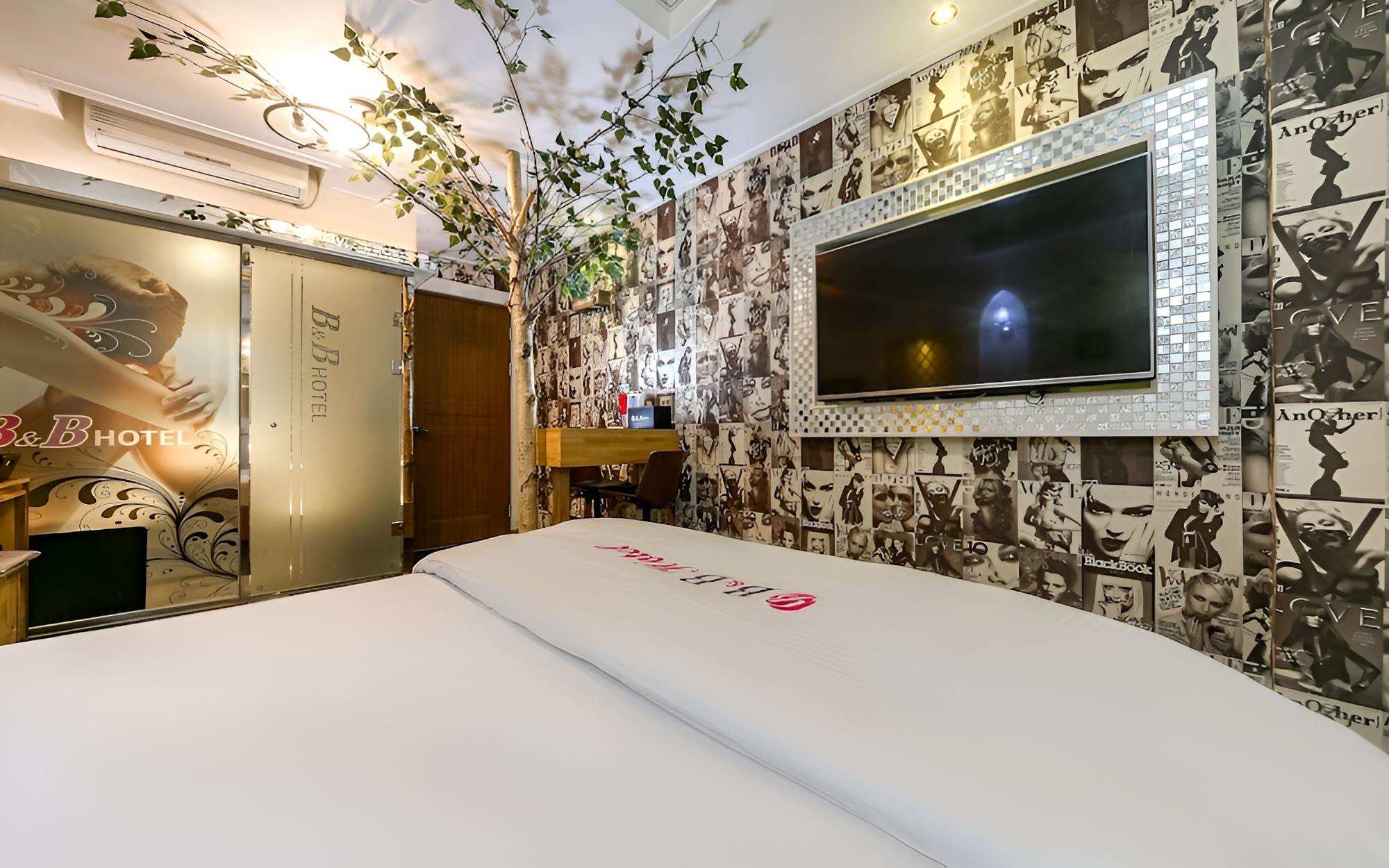 Room (Standard (OTT)) - Photo 16
