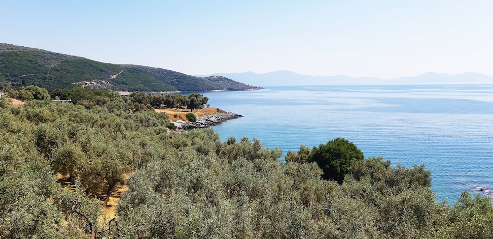 Deluxe Apartment, 2 Bedrooms, Balcony, Sea View (Number 2) photo 3