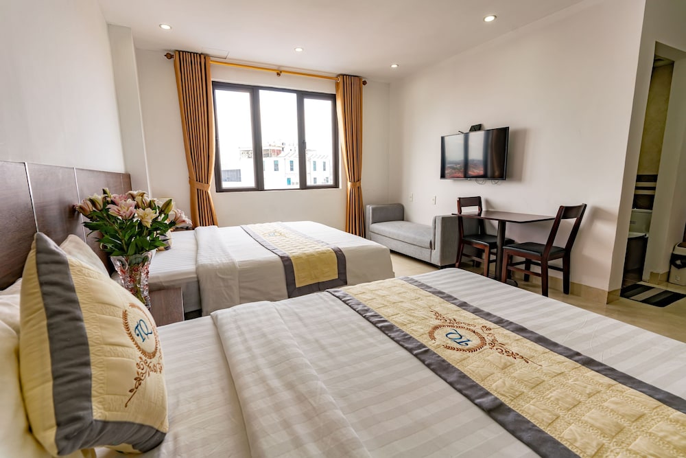 Superior Triple Room, City View photo 1