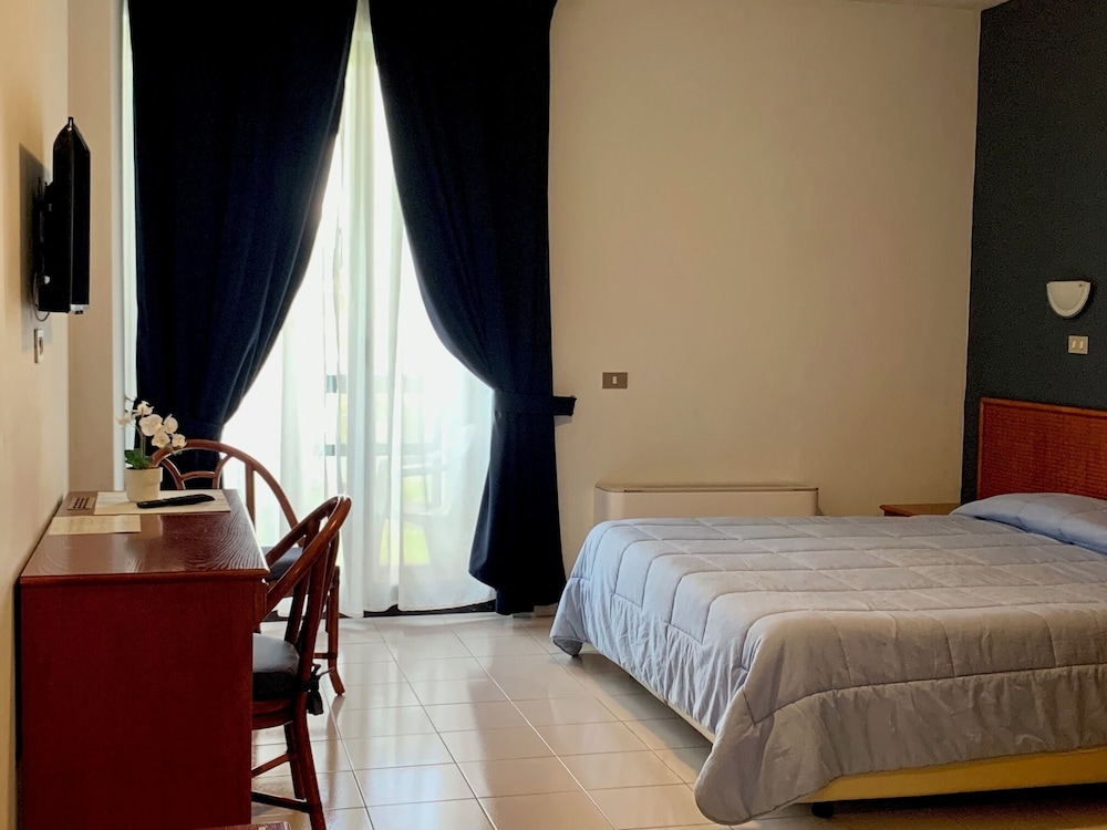 Standard Double Room, Private Bathroom, Garden Area photo 2