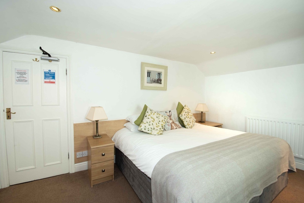 Double or Twin Room, Ensuite - Photo 2