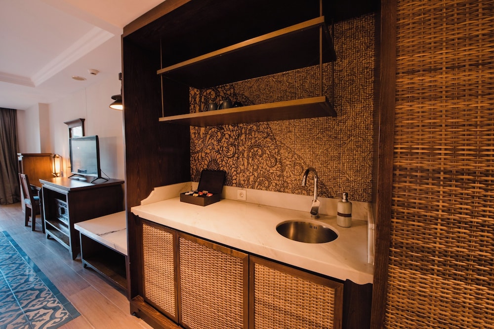 Premier Suite - Photo 4