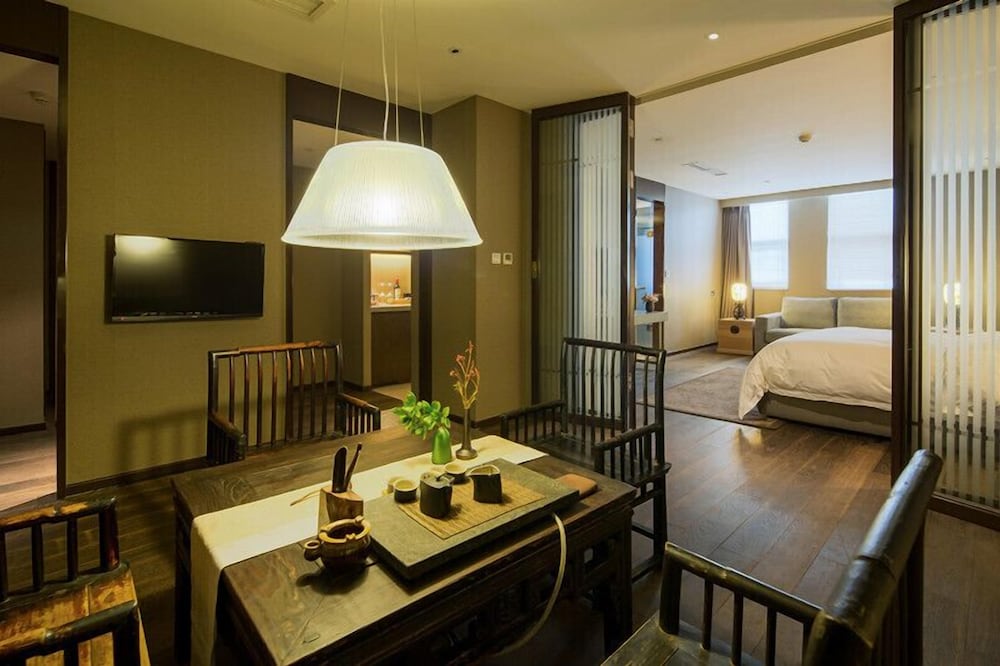Executive Suite photo 2