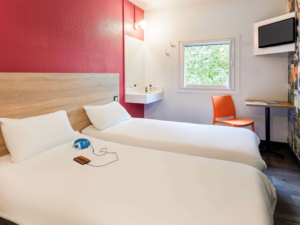 Room, 1 Double Bed (Side Car) photo 2