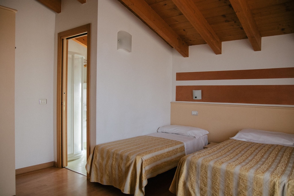 Basic Triple Room