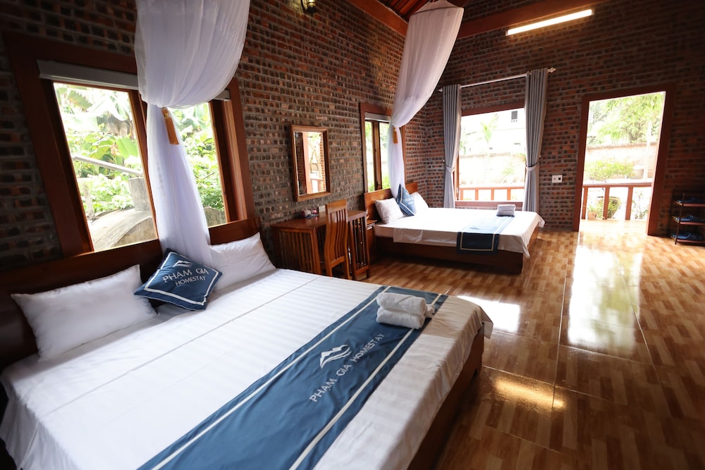 Family Double Room, 1 Bedroom, Private Bathroom, Mountain View photo 1