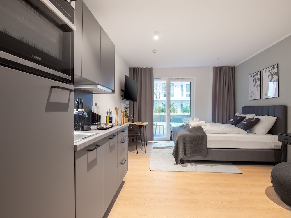 Suite M with Terrace - Photo 10