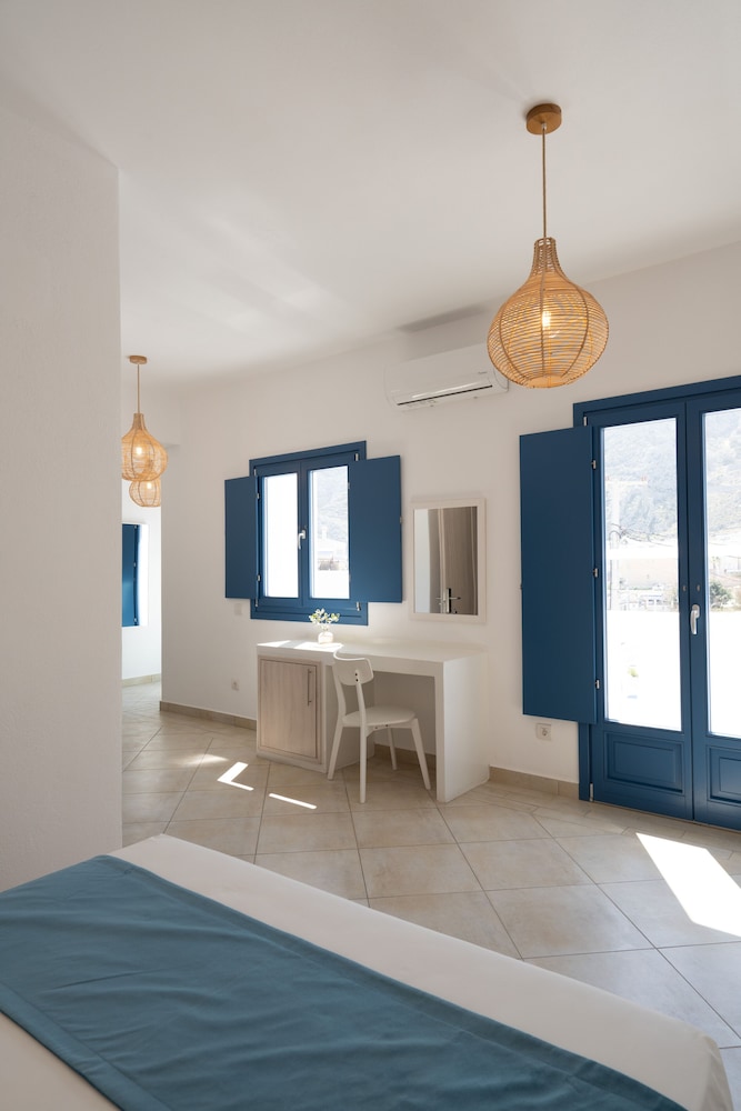 Junior Studio Suite, Pool View