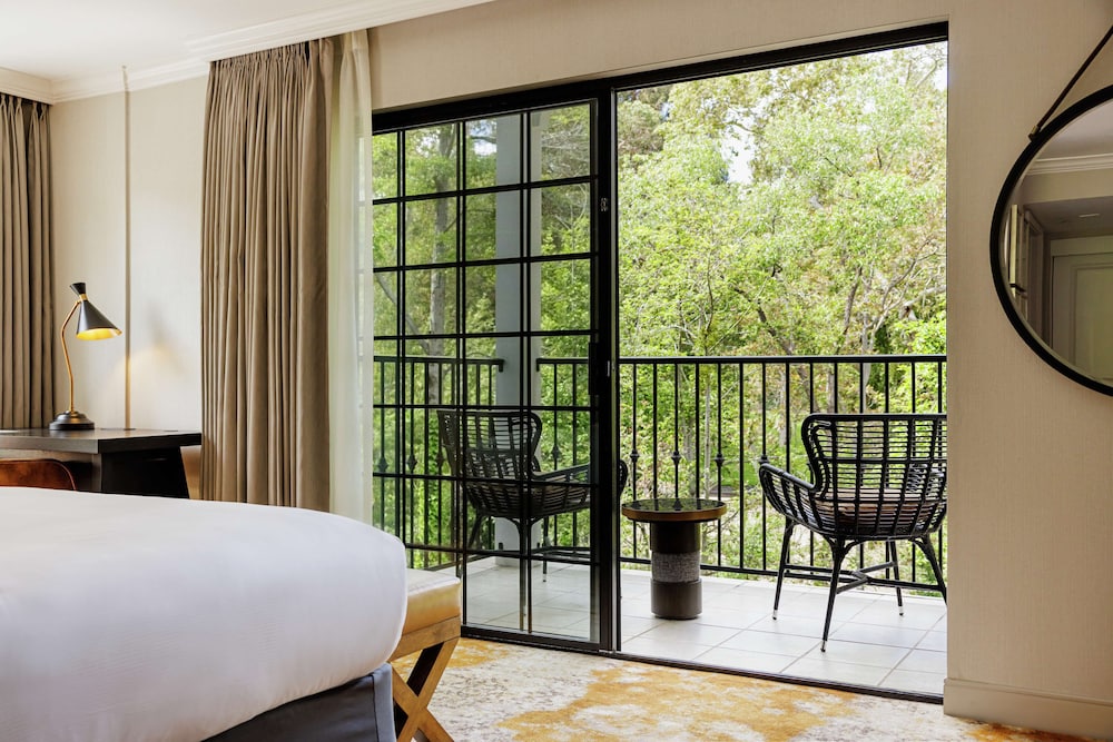 Room, 1 King Bed, Accessible, Balcony (Roll-In Shower) - Photo 2