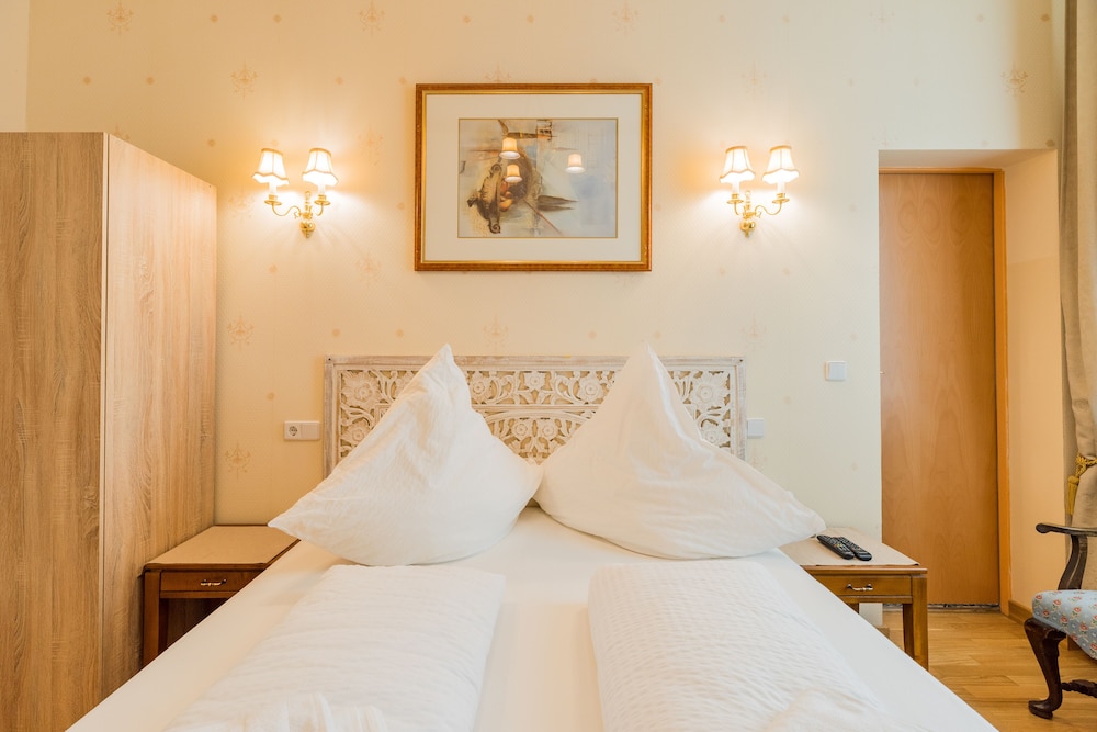 Comfort Triple Room, Private Bathroom photo 1