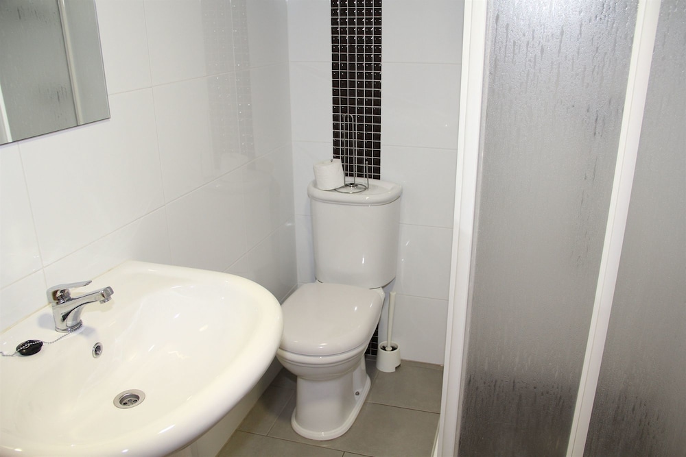 Basic Triple Room, 3 Twin Beds - Photo 2