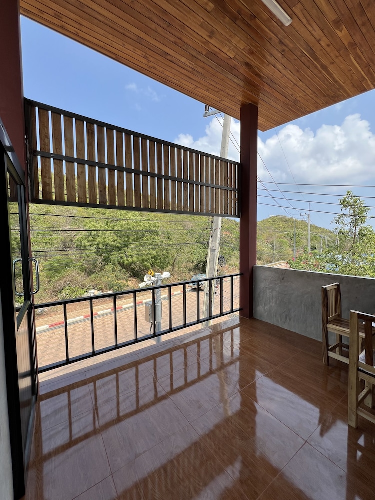 Deluxe Room, Hill View photo 3