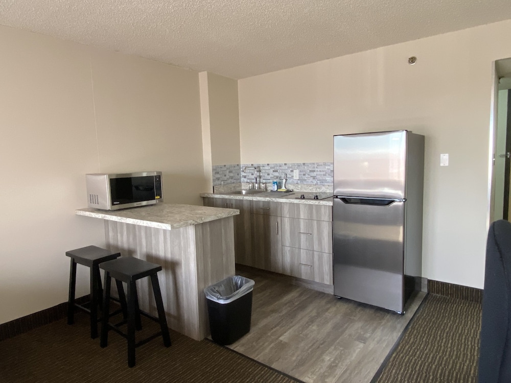 Deluxe Kitchenette, 1 King Bedroom - Photo 7