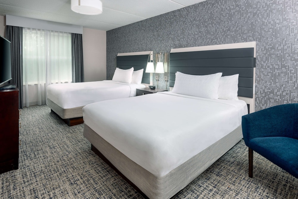 Suite, 2 Queen Beds, Non Smoking photo 2