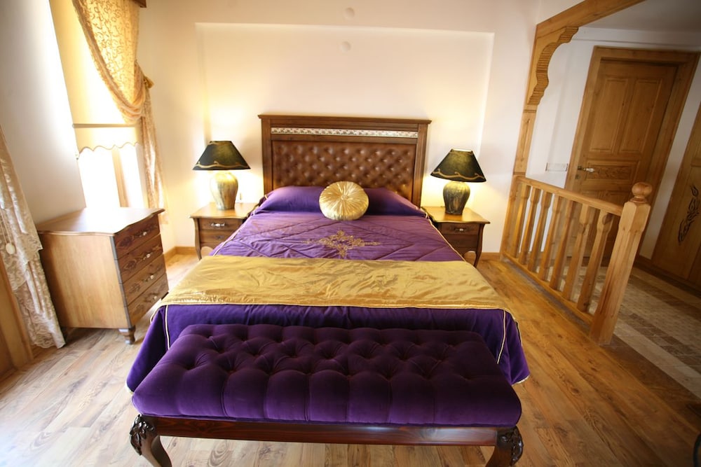 Double Room, Corner photo 1