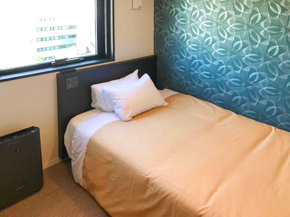 Single Room, 1 Large Twin Bed, Smoking photo 2