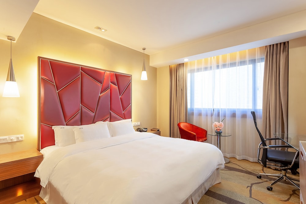 Standard Room, 1 King Bed - Photo 2