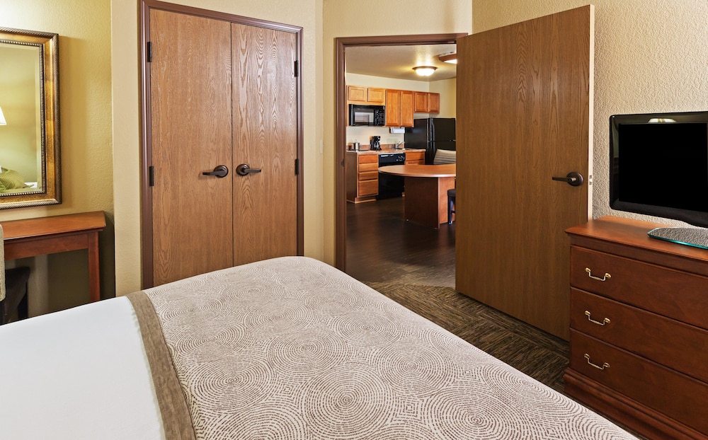 Suite, 1 Bedroom - Photo 4