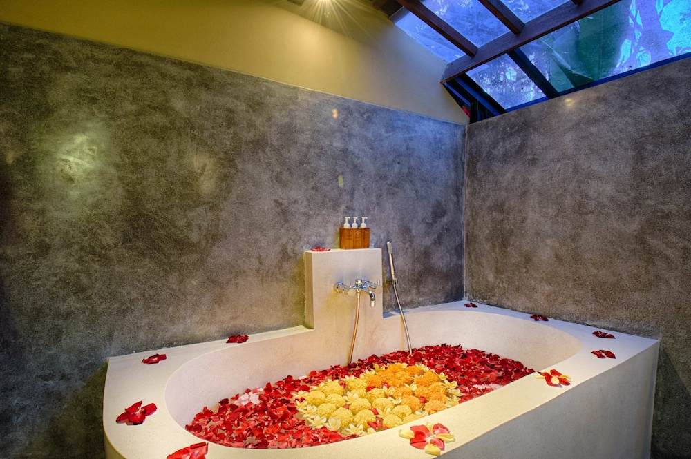 One Bedroom Private Pool Villa with Rice Field View (Free 1x Floating Breakfast or Minibar)