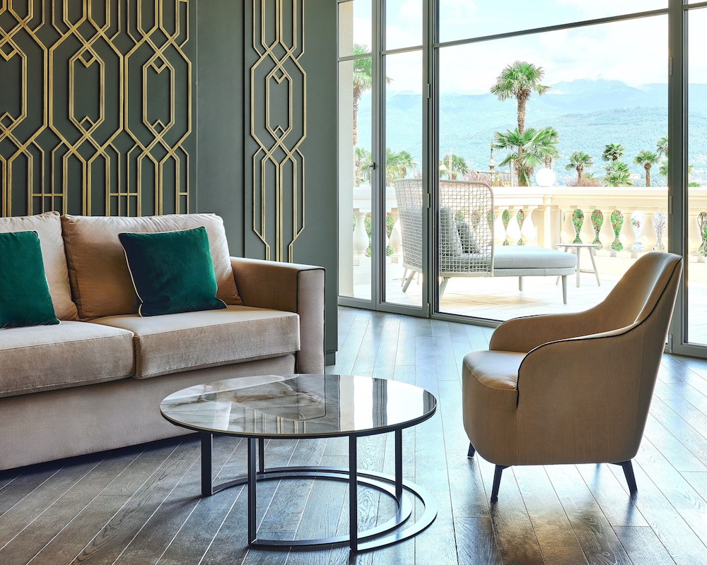 Grand Peacock Suite photo 2
