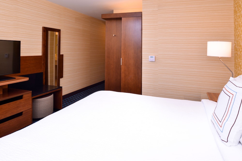 Fairfield Inn & Suites by Marriott Plymouth White Mountains, Photo 2