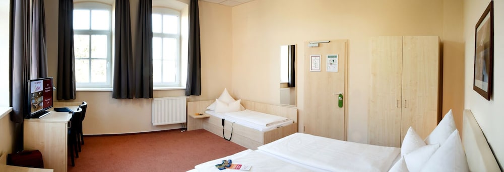 Triple Room, Accessible