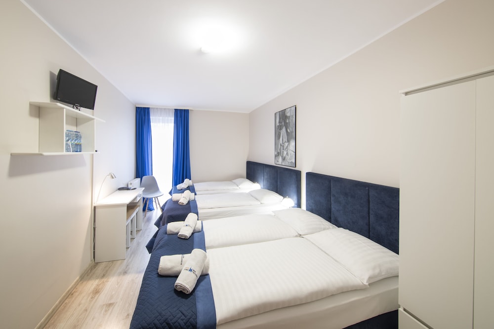 Family Quadruple Room, Multiple Beds - Photo 4