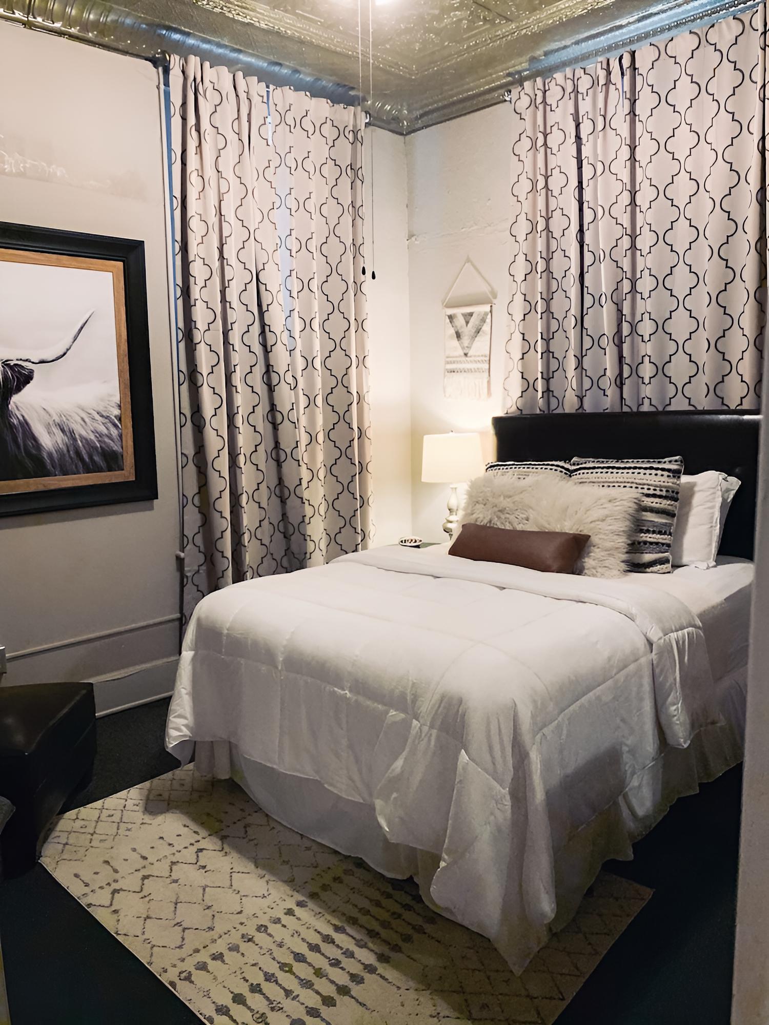 Luxury Room, 1 Queen Bed, Private Bathroom photo 1