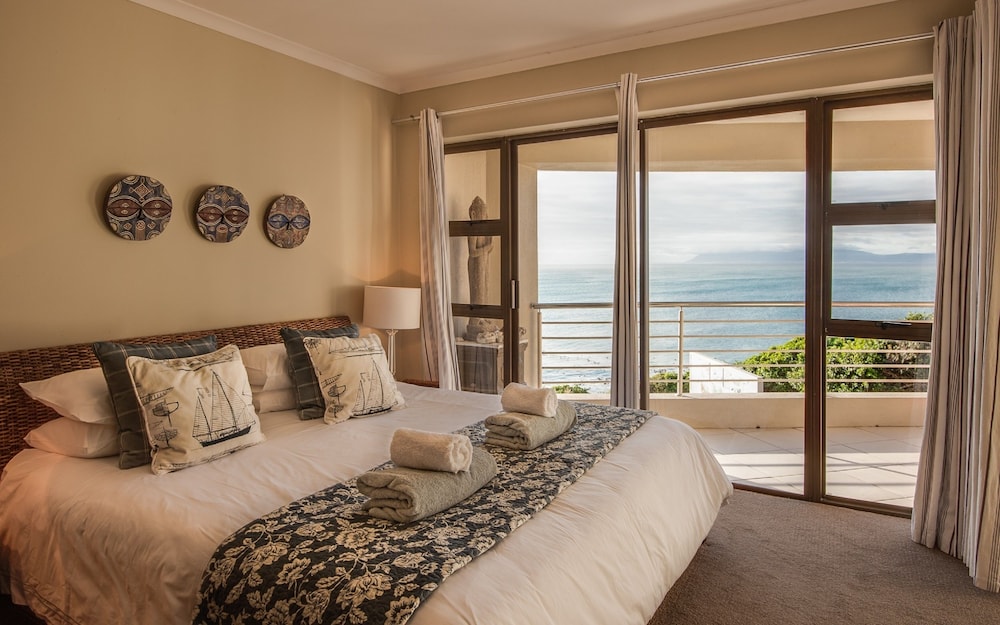 Deluxe Apartment, 3 Bedrooms, Ocean View, Oceanfront photo 2