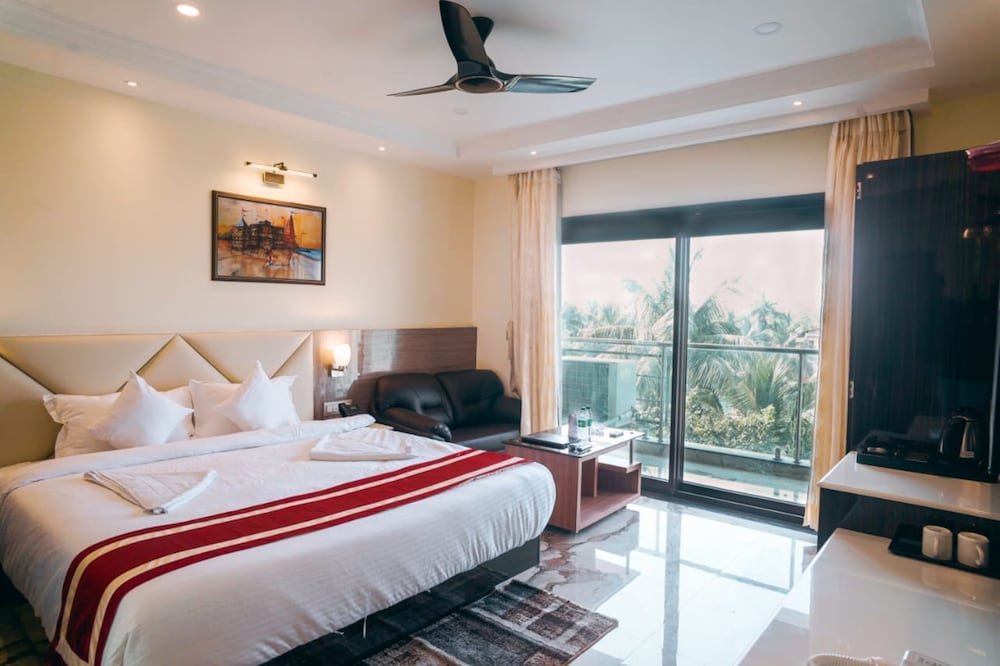 Suit Room with Balcony